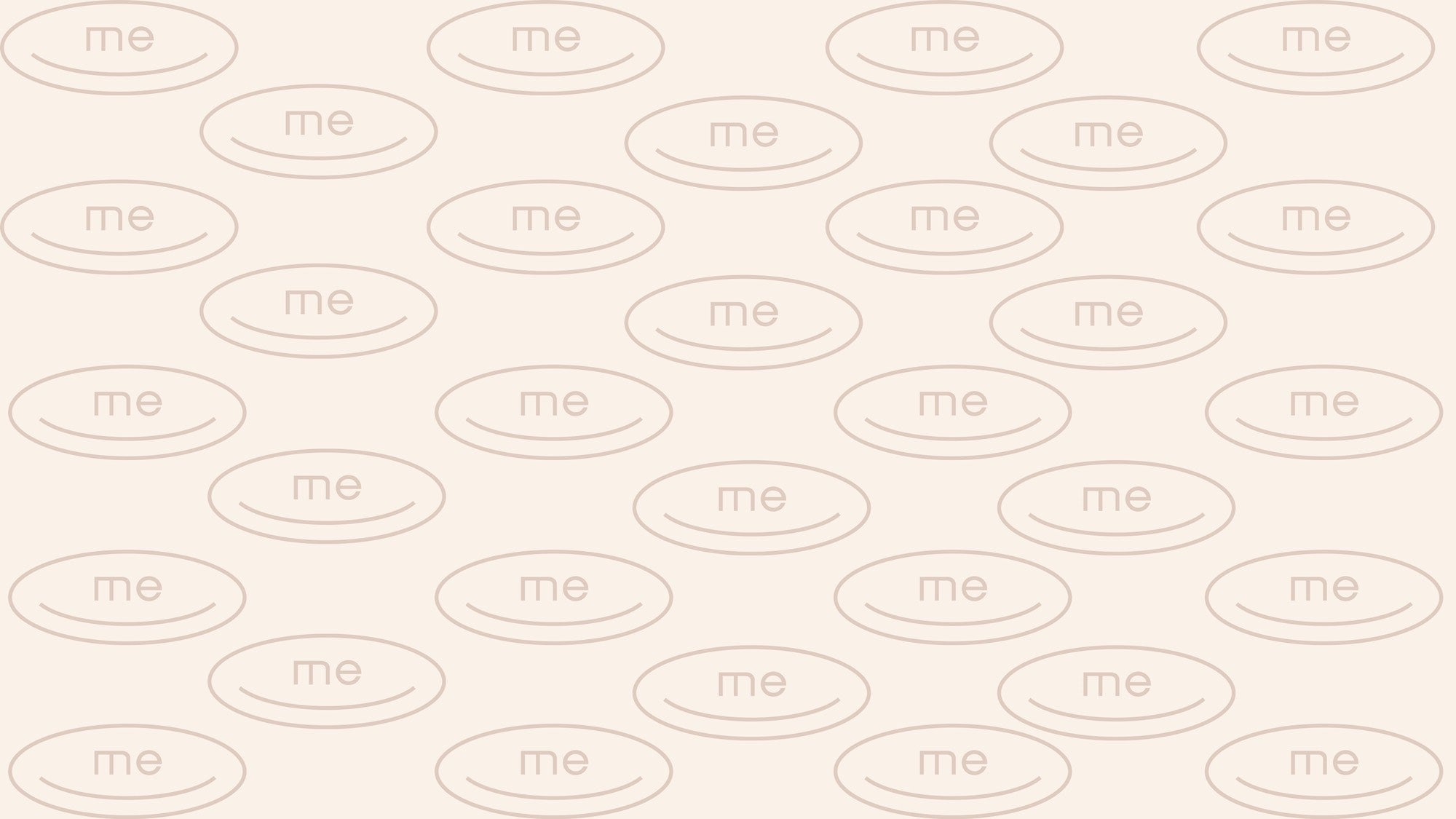 Symbole de marque TravelMe sur un fond beige - compagnie québécoise de bien-être et routines self care