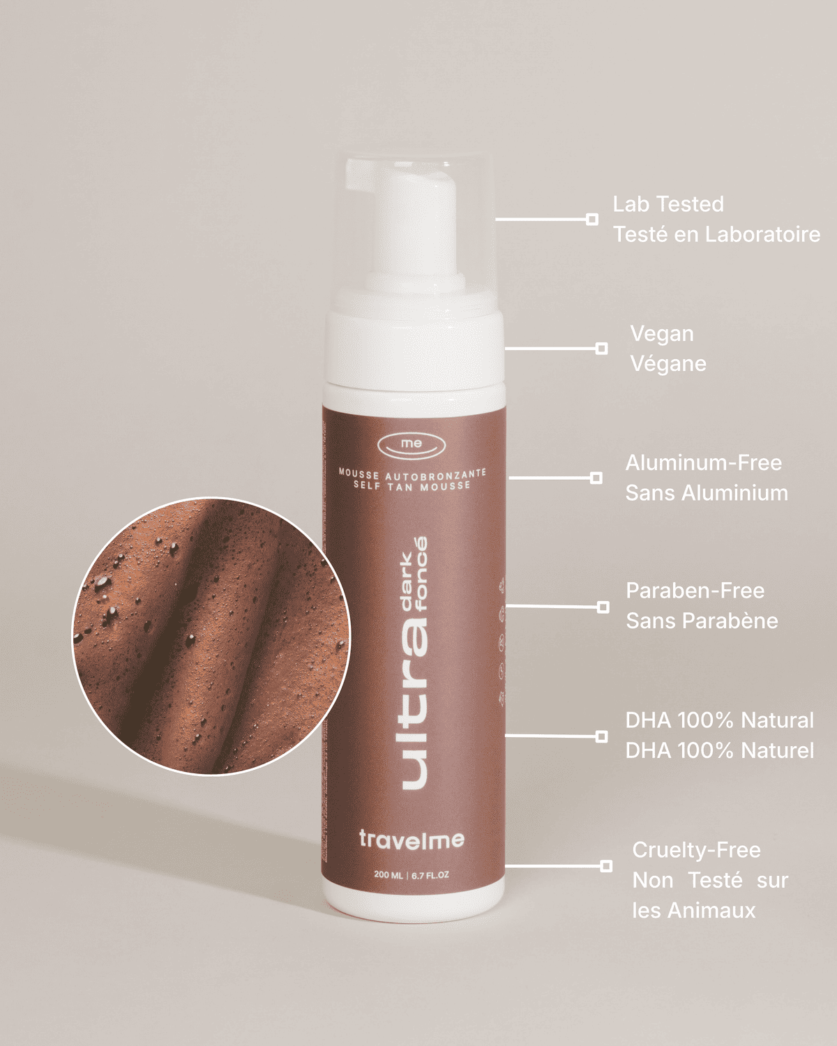Mousse autobronzante Ultra Foncée sur un fond blanc Distinctions du produit à sa droite : DHA naturel, autobronzant naturel, etc.