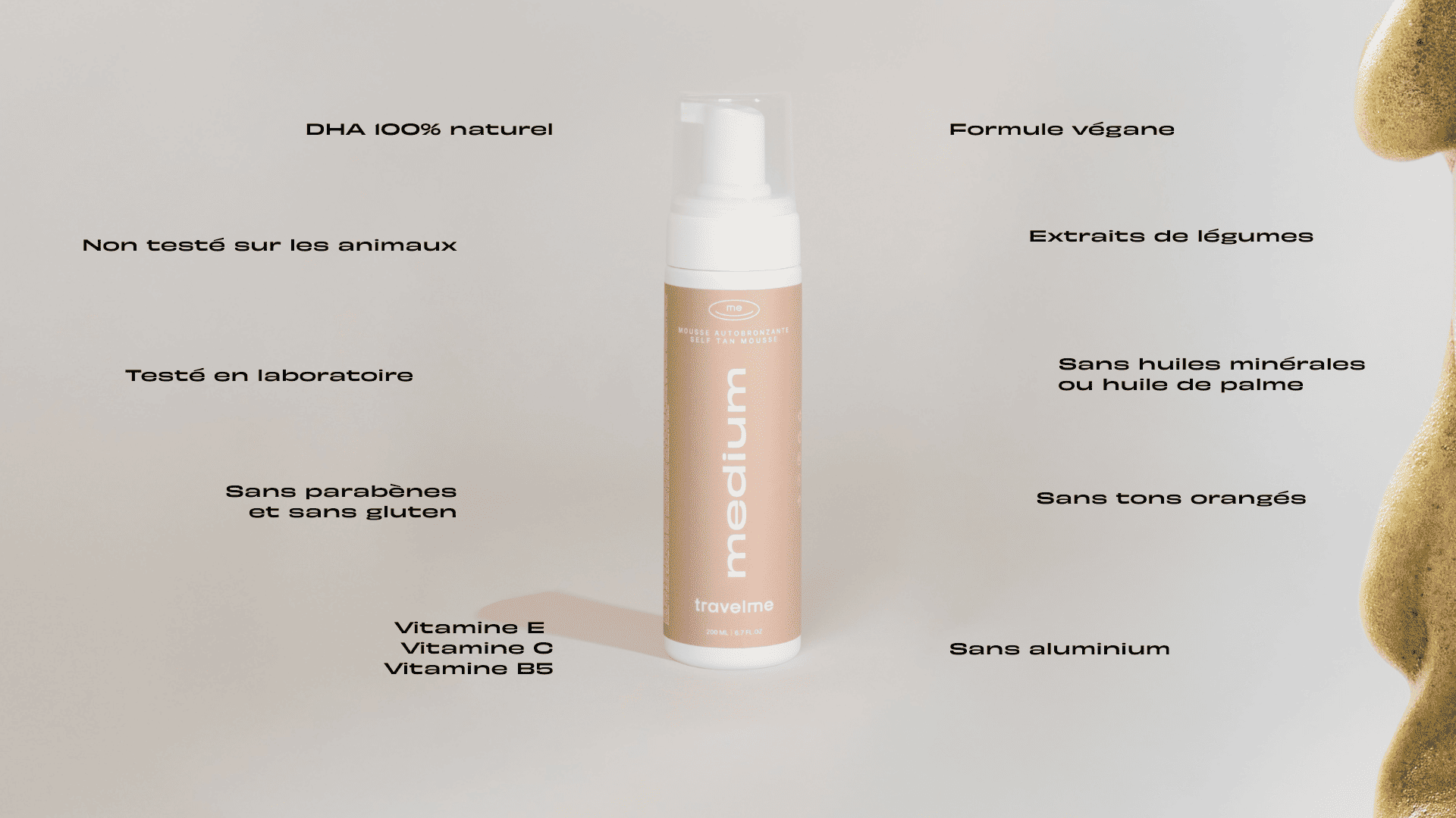 Mousse autobronzante Médium sur un fond blanc avec de l'ombrage et de la mousse. Distinctions du produit qui gravitent autour : DHA naturel, autobronzant naturel, etc.