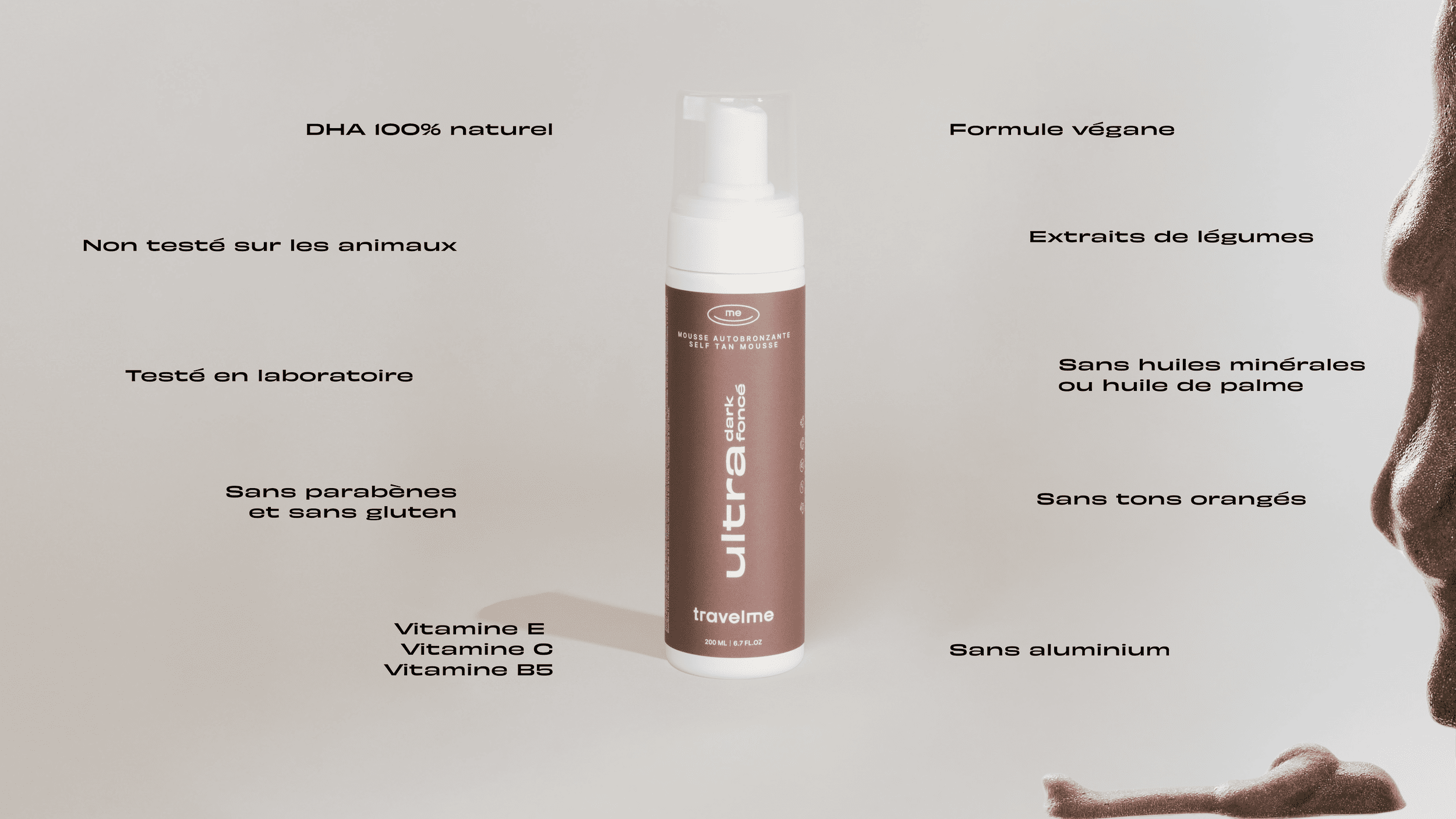 Mousse autobronzante Ultra Foncée sur un fond blanc avec de l'ombrage et de la mousse. Distinctions du produit qui gravitent autour : DHA naturel, autobronzant naturel, etc.